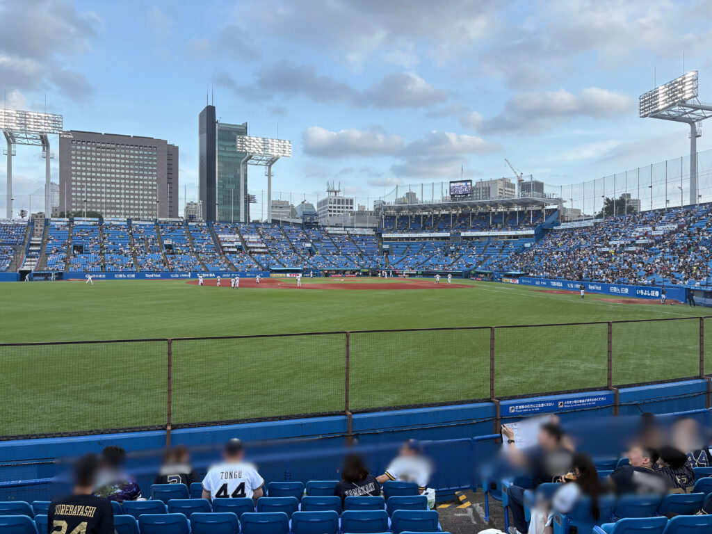 神宮球場外野Aからの見え方