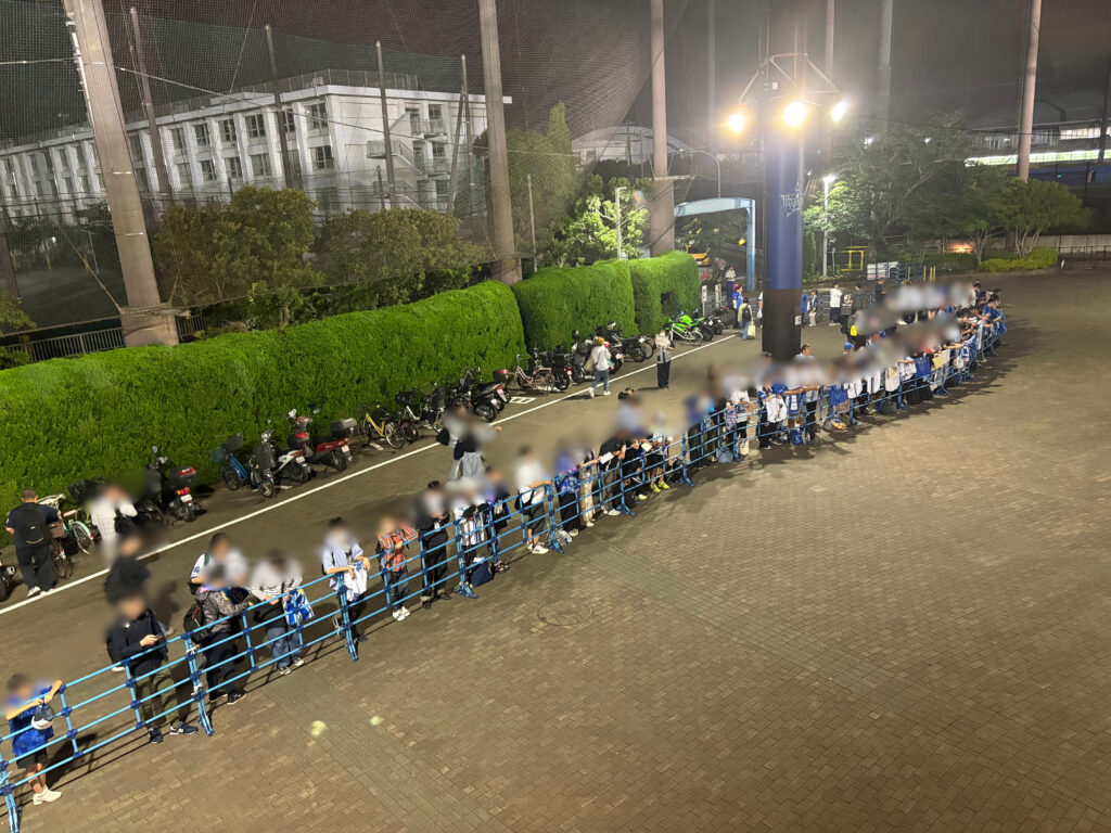 横須賀スタジアムの出待ちの様子