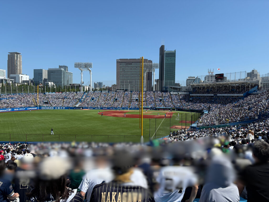 神宮球場外野Bからの見え方
