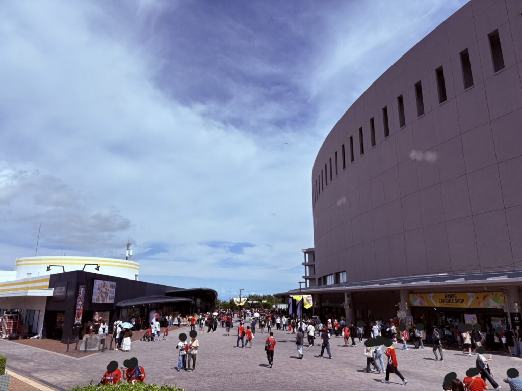 福岡ドームの外周