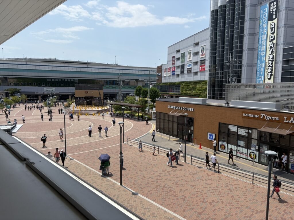 駅前広場の様子