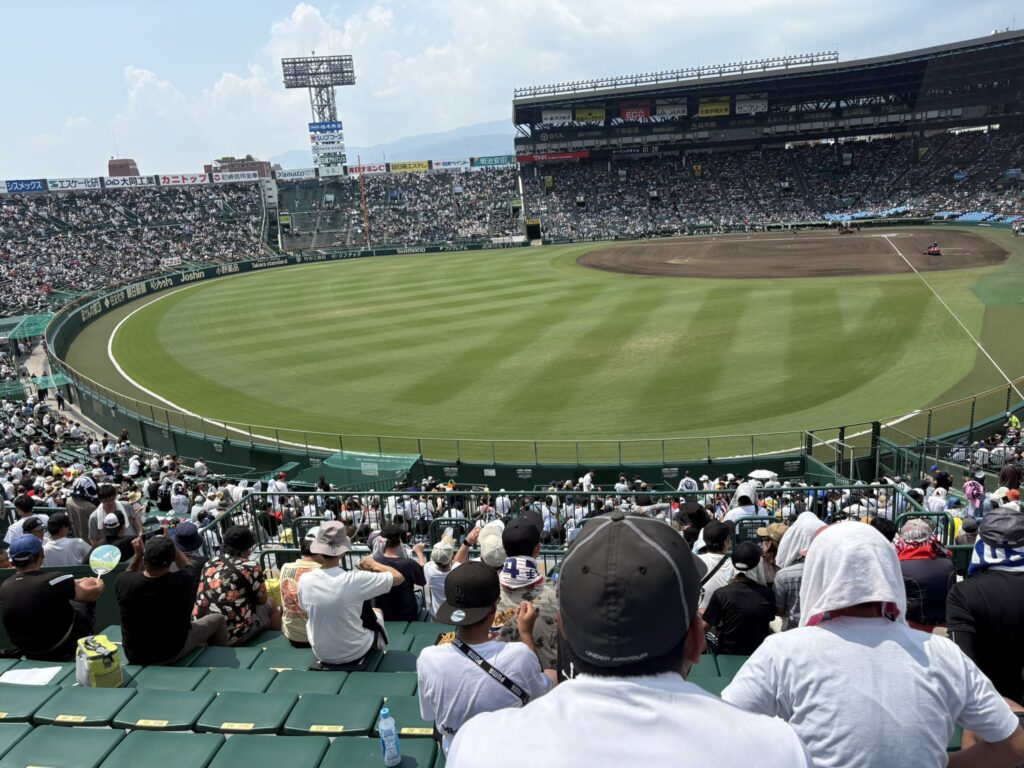 甲子園ライトスタンドからの眺め