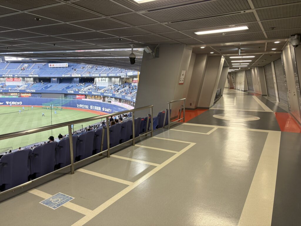 京セラ4階コンコース