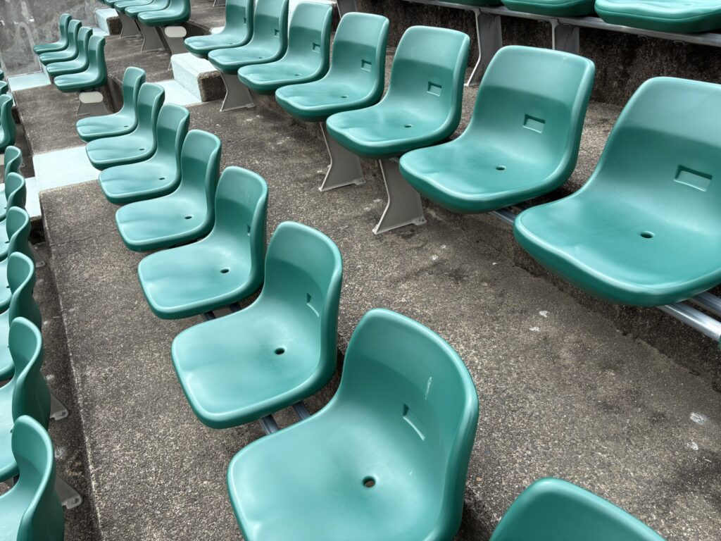 ナゴヤ球場のブルペン横の椅子