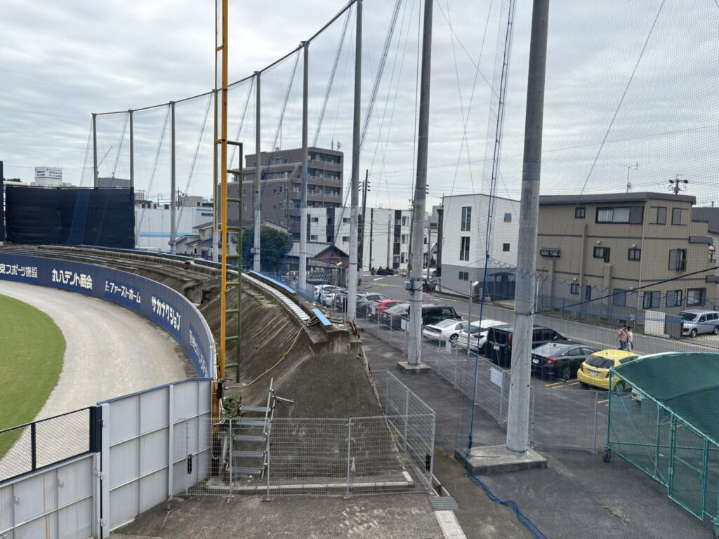 ナゴヤ球場の外野スタンド