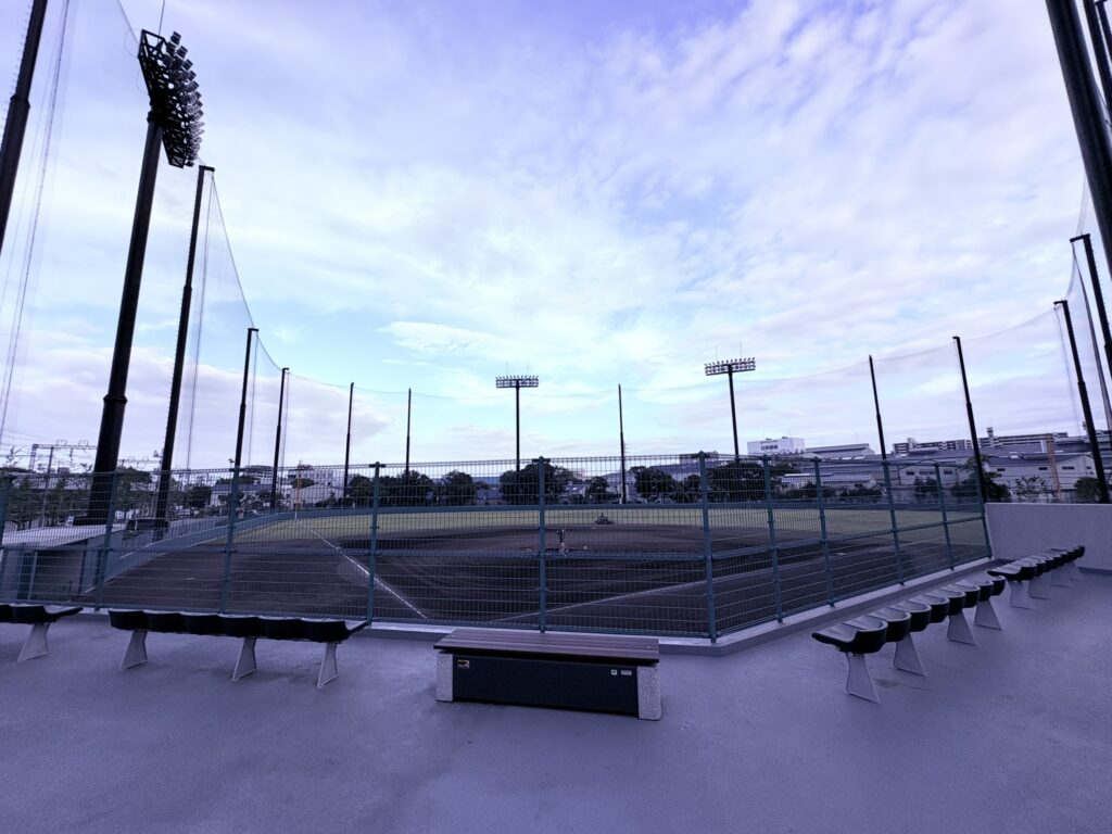 小田南公園野球場の観客席