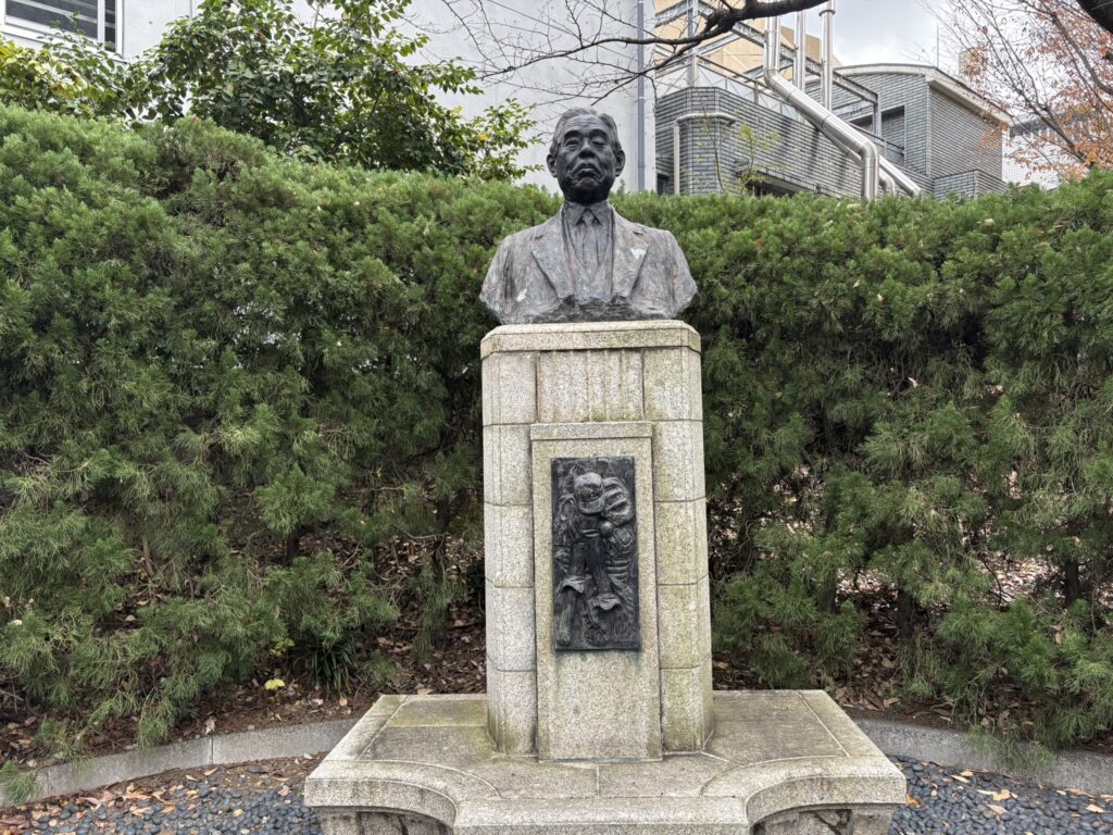 戸塚球場記念碑