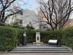 戸塚球場記念碑