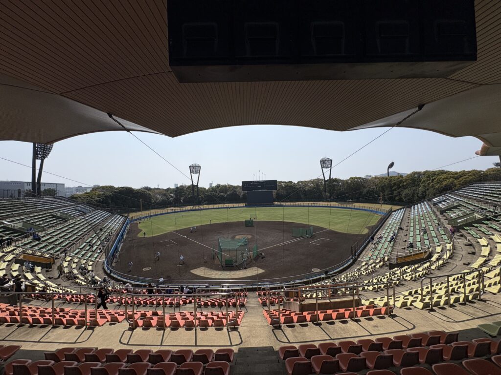 平塚球場のスタンド
