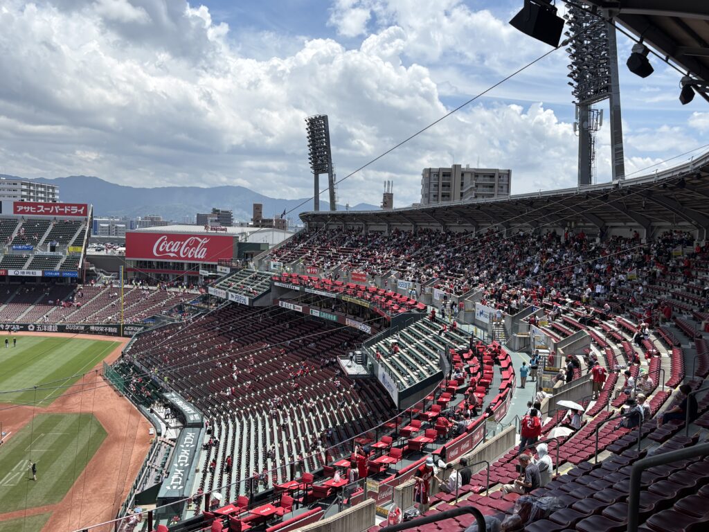 マツダスタジアムのスタンド