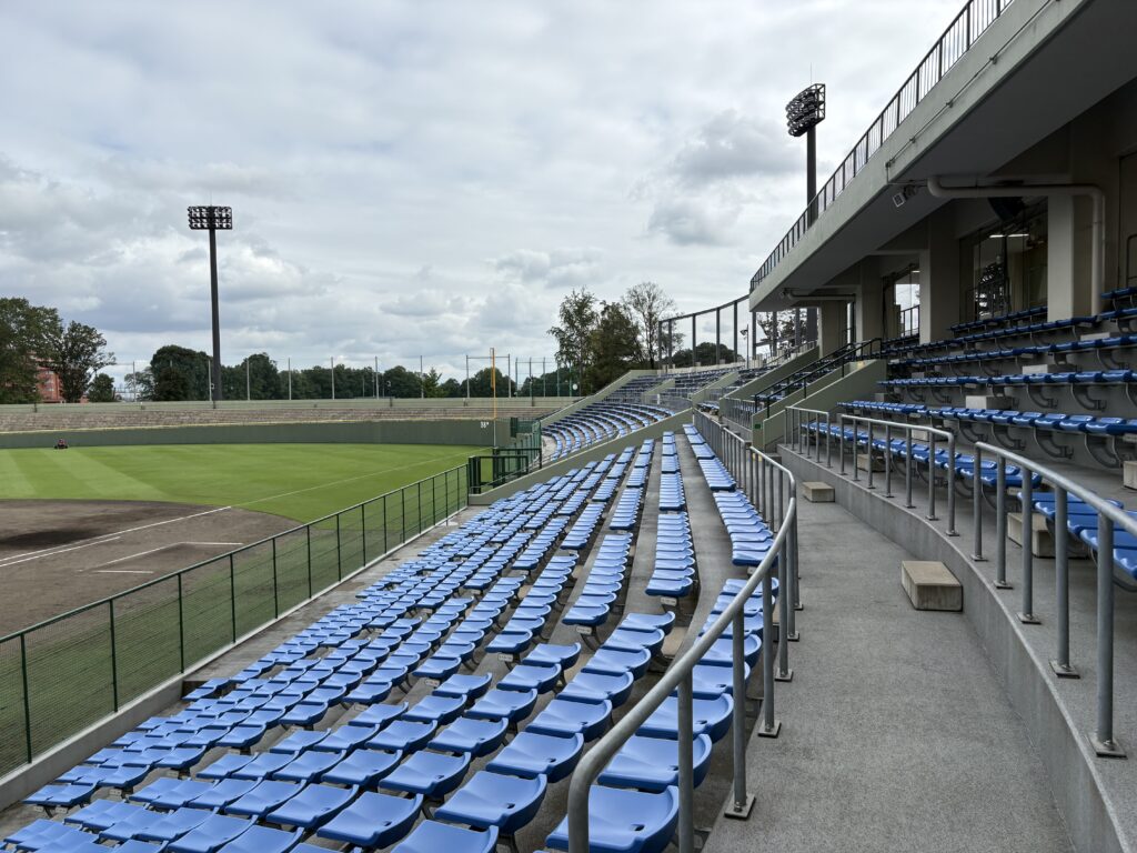 エイジェックスタジアムの内野席