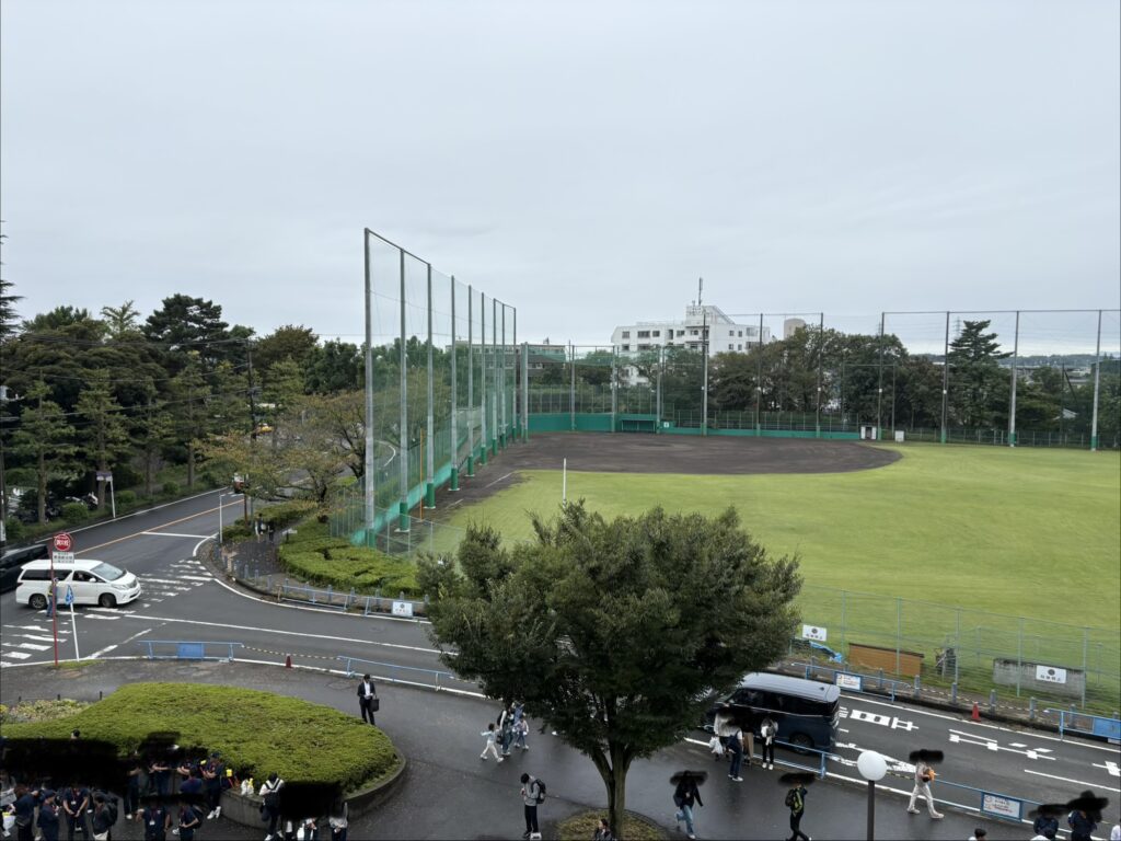 保土ヶ谷球場の隣のグラウンド