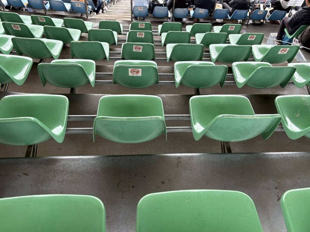 保土ヶ谷球場の座席