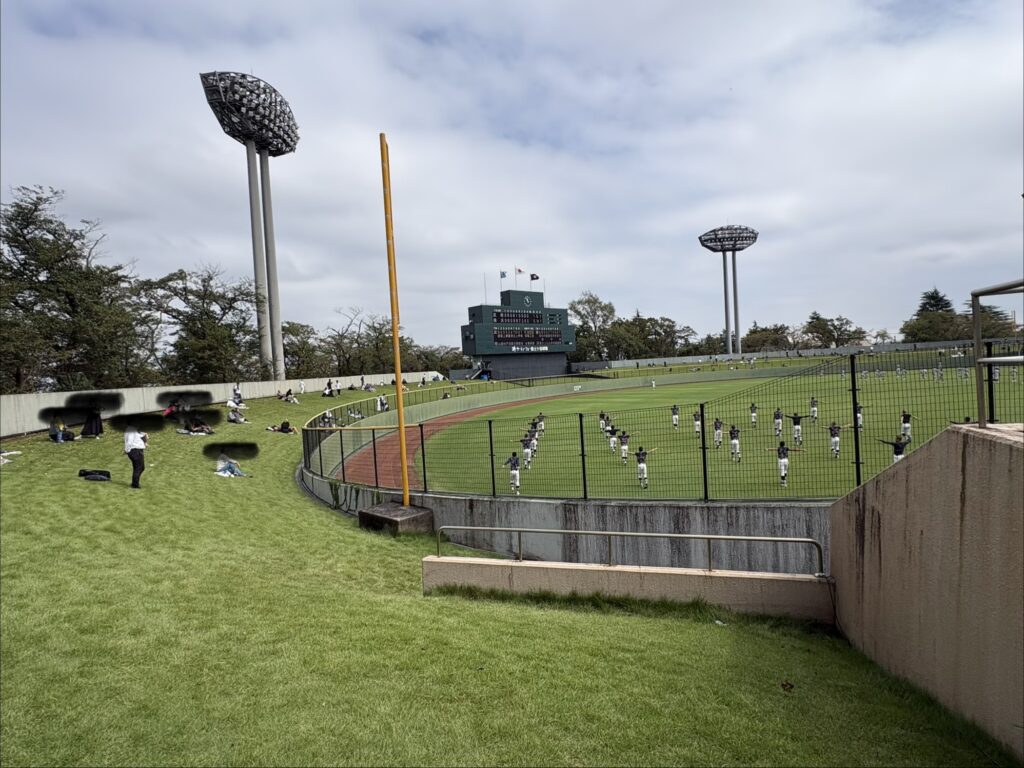 保土ヶ谷球場の外野席