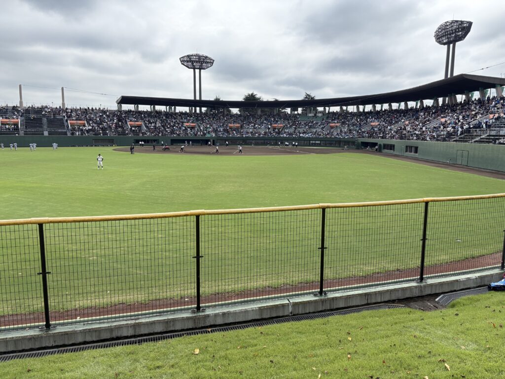 保土ヶ谷球場の外野席